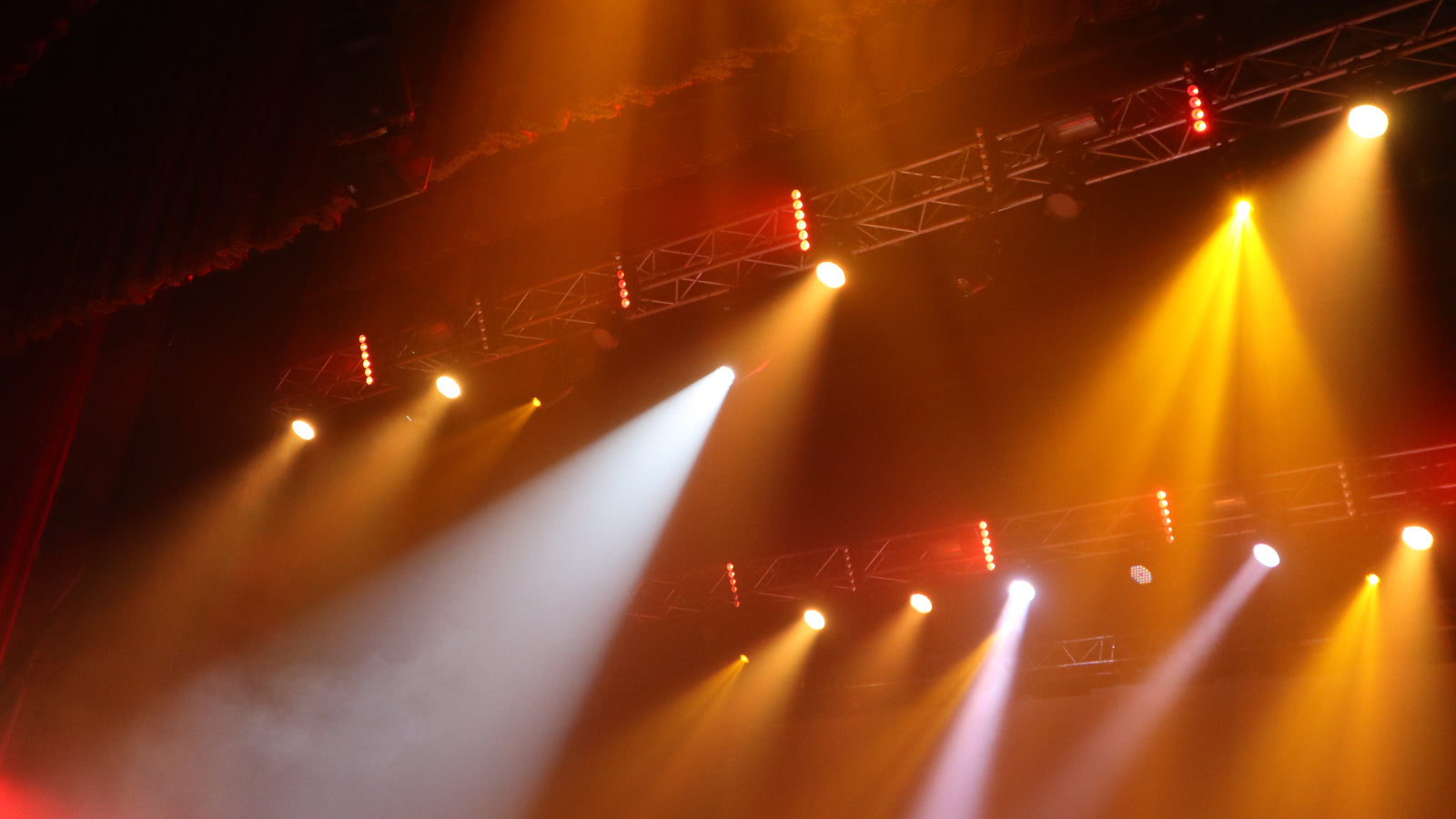 Beam vs. Wash: Understanding the Difference and the Power of Hybrid Fixtures